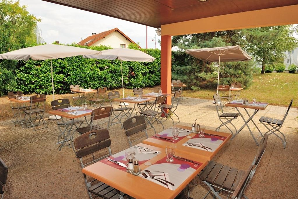 Campanile Moulins Avermes Restaurant photo